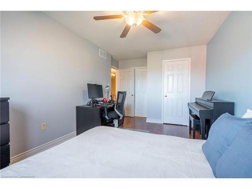 85 Royalvista Drive, Hamilton, ON - Indoor Photo Showing Bedroom