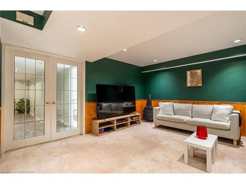 85 Royalvista Drive, Hamilton, ON - Indoor Photo Showing Living Room