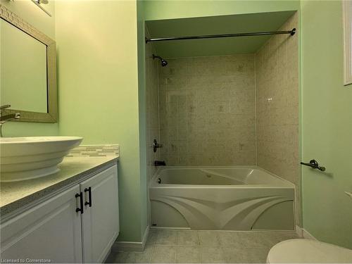 9 Brookheath Lane, Hamilton, ON - Indoor Photo Showing Bathroom