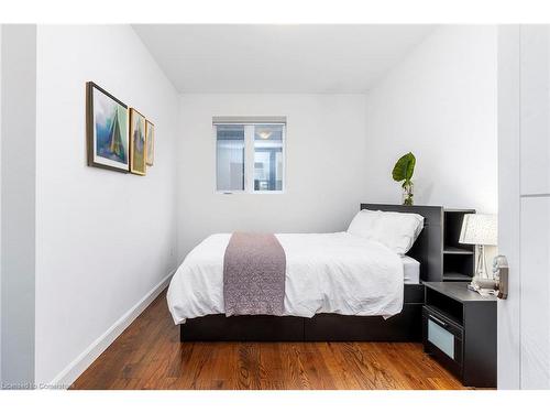 528 Jones Road, Stoney Creek, ON - Indoor Photo Showing Bedroom