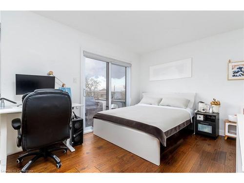 528 Jones Road, Stoney Creek, ON - Indoor Photo Showing Bedroom