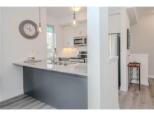 20-288 Glover Road, Stoney Creek, ON - Indoor Photo Showing Kitchen