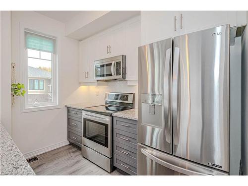 20-288 Glover Road, Stoney Creek, ON - Indoor Photo Showing Kitchen