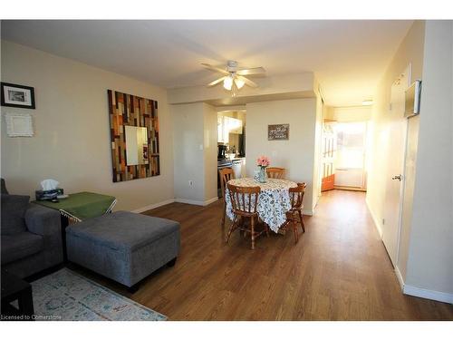 625-350 Quigley Road, Hamilton, ON - Indoor Photo Showing Living Room