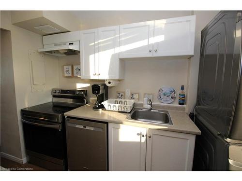 625-350 Quigley Road, Hamilton, ON - Indoor Photo Showing Kitchen