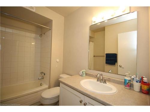 625-350 Quigley Road, Hamilton, ON - Indoor Photo Showing Bathroom