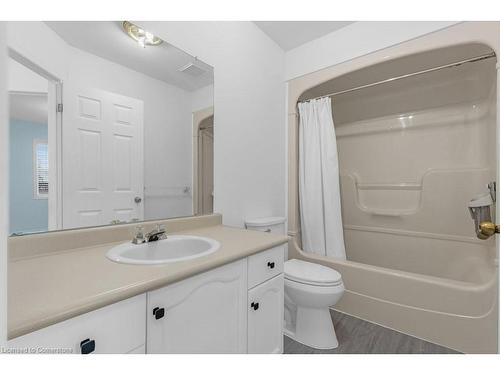 6 Swayze Court, Smithville, ON - Indoor Photo Showing Bathroom