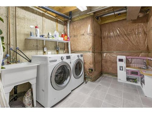 6 Swayze Court, Smithville, ON - Indoor Photo Showing Laundry Room