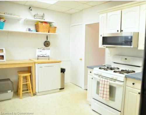 378 Emerald Street N, Hamilton, ON - Indoor Photo Showing Kitchen