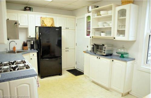 378 Emerald Street N, Hamilton, ON - Indoor Photo Showing Kitchen