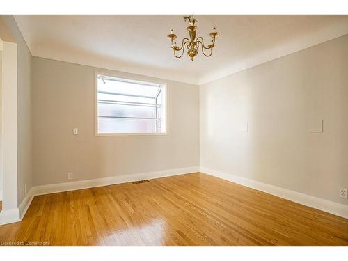 9 Sanders Boulevard, Hamilton, ON - Indoor Photo Showing Other Room