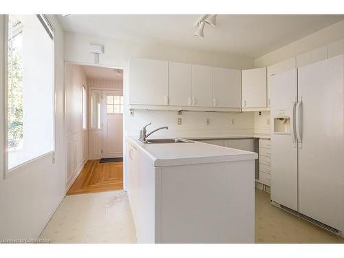 9 Sanders Boulevard, Hamilton, ON - Indoor Photo Showing Laundry Room