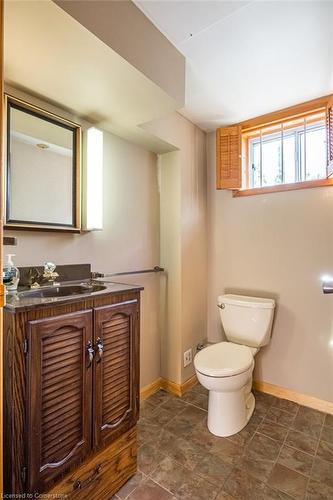 9 Sanders Boulevard, Hamilton, ON - Indoor Photo Showing Bathroom