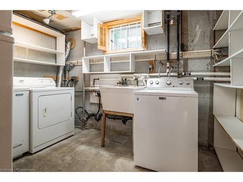 9 Sanders Boulevard, Hamilton, ON - Indoor Photo Showing Laundry Room