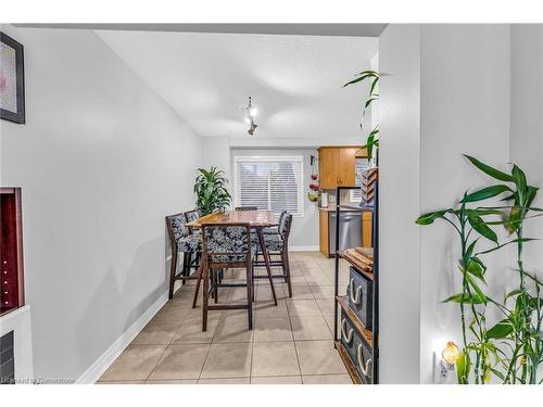 11 Westlake Lane, St. Catharines, ON - Indoor Photo Showing Dining Room