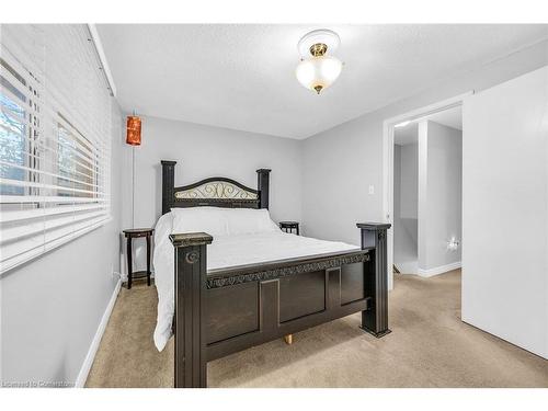 11 Westlake Lane, St. Catharines, ON - Indoor Photo Showing Bedroom