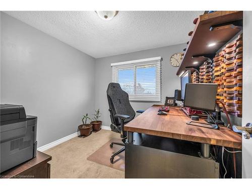 11 Westlake Lane, St. Catharines, ON - Indoor Photo Showing Office