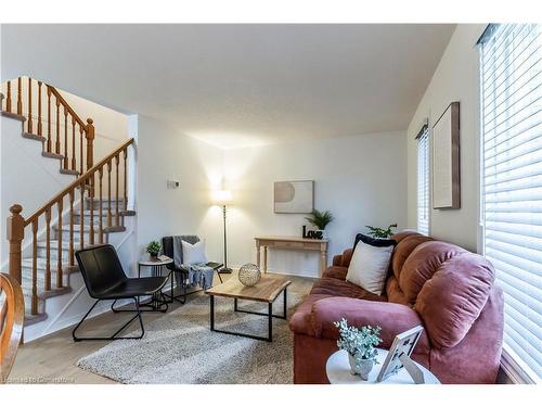 15 Trailbrook Lane, Guelph, ON - Indoor Photo Showing Living Room