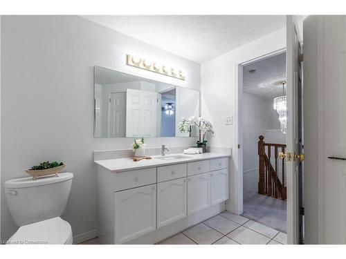 15 Trailbrook Lane, Guelph, ON - Indoor Photo Showing Bathroom