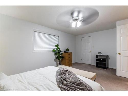 15 Trailbrook Lane, Guelph, ON - Indoor Photo Showing Bedroom