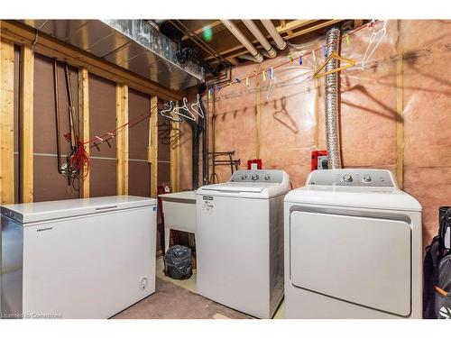 15 Trailbrook Lane, Guelph, ON - Indoor Photo Showing Laundry Room