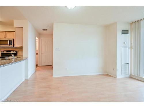 601-4850 Glen Erin Drive, Mississauga, ON - Indoor Photo Showing Kitchen With Double Sink