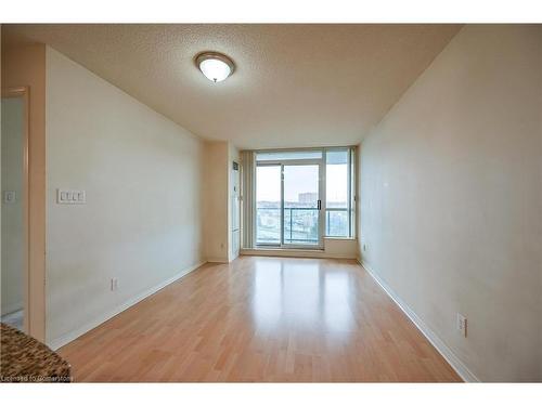 601-4850 Glen Erin Drive, Mississauga, ON - Indoor Photo Showing Other Room