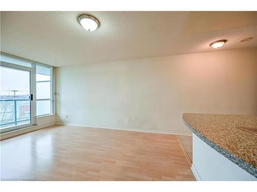 601-4850 Glen Erin Drive, Mississauga, ON - Indoor Photo Showing Other Room