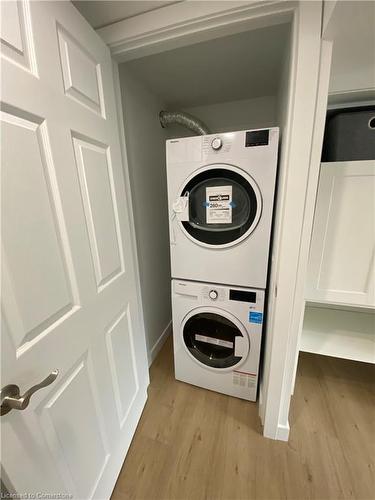 2-45 Endfield Avenue, Hamilton, ON - Indoor Photo Showing Laundry Room