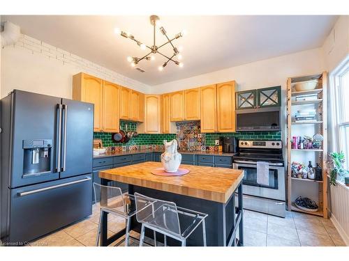 313 Mary Street, Hamilton, ON - Indoor Photo Showing Kitchen