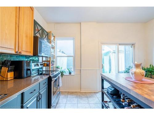 313 Mary Street, Hamilton, ON - Indoor Photo Showing Kitchen