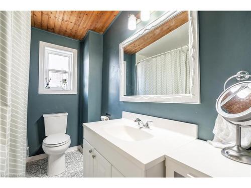 313 Mary Street, Hamilton, ON - Indoor Photo Showing Bathroom