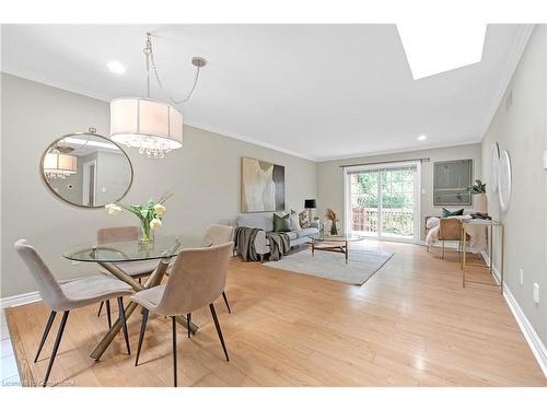 24-20 Meadowlands Boulevard, Ancaster, ON - Indoor Photo Showing Dining Room