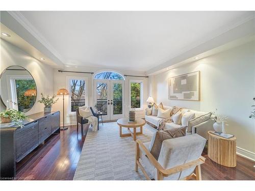 5J Brussels Street, Toronto, ON - Indoor Photo Showing Living Room