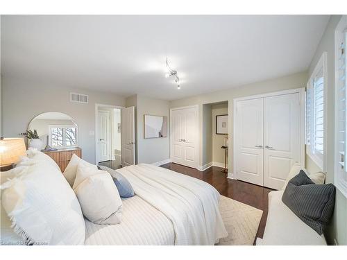 5J Brussels Street, Toronto, ON - Indoor Photo Showing Bedroom