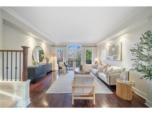 5J Brussels Street, Toronto, ON - Indoor Photo Showing Living Room