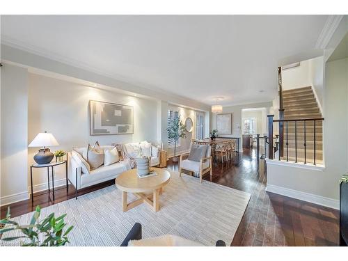 5J Brussels Street, Toronto, ON - Indoor Photo Showing Living Room