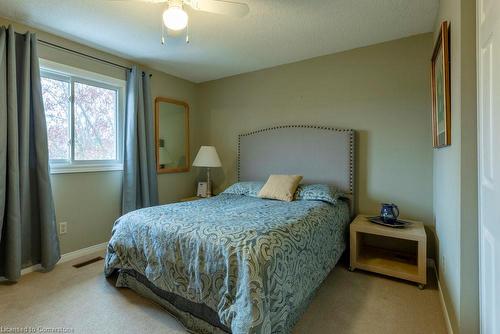 3178 Philip Street, Burlington, ON - Indoor Photo Showing Bedroom