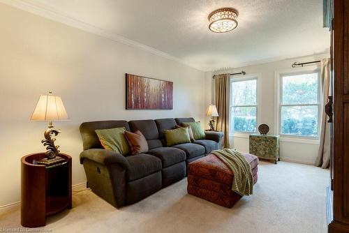 3178 Philip Street, Burlington, ON - Indoor Photo Showing Living Room