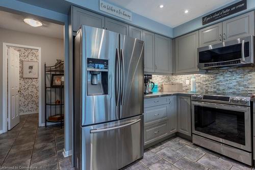 3178 Philip Street, Burlington, ON - Indoor Photo Showing Kitchen With Upgraded Kitchen