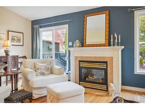 37 Willow Lane, Grimsby, ON - Indoor Photo Showing Living Room With Fireplace