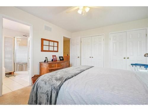 37 Willow Lane, Grimsby, ON - Indoor Photo Showing Bedroom