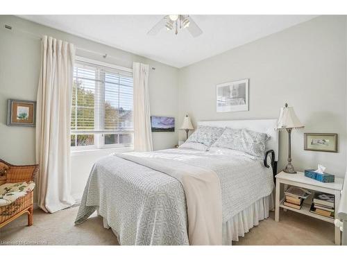 37 Willow Lane, Grimsby, ON - Indoor Photo Showing Bedroom