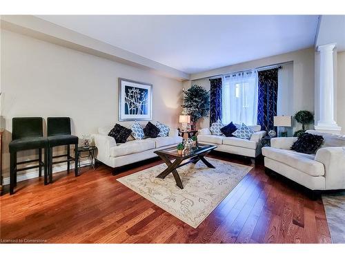 45 Fletcher Road, Hannon, ON - Indoor Photo Showing Living Room