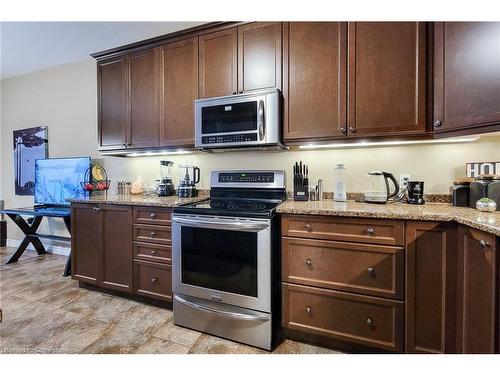 45 Fletcher Road, Hannon, ON - Indoor Photo Showing Kitchen