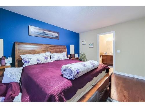 45 Fletcher Road, Hannon, ON - Indoor Photo Showing Bedroom