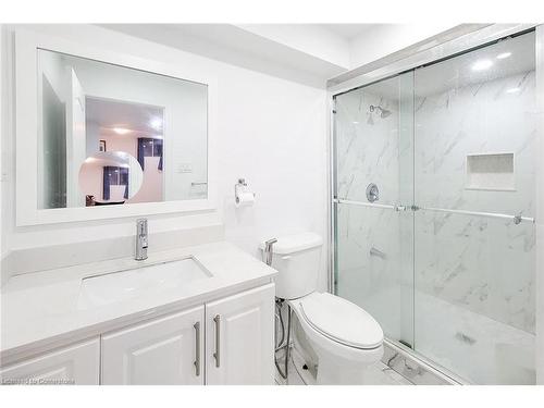 45 Fletcher Road, Hannon, ON - Indoor Photo Showing Bathroom