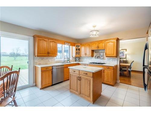 6166 Sinclairville Road, Binbrook, ON - Indoor Photo Showing Kitchen