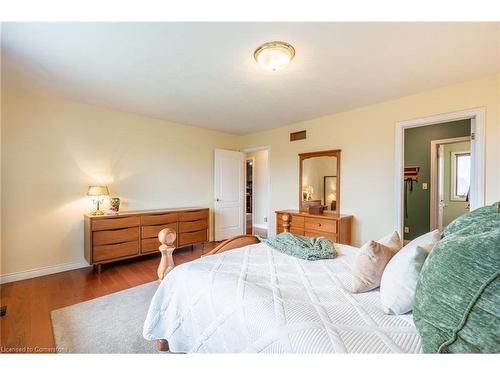 6166 Sinclairville Road, Binbrook, ON - Indoor Photo Showing Bedroom