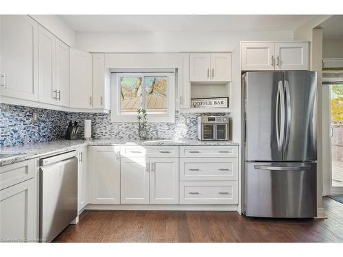 25 Rockwood Avenue, St. Catharines, ON - Indoor Photo Showing Kitchen With Upgraded Kitchen